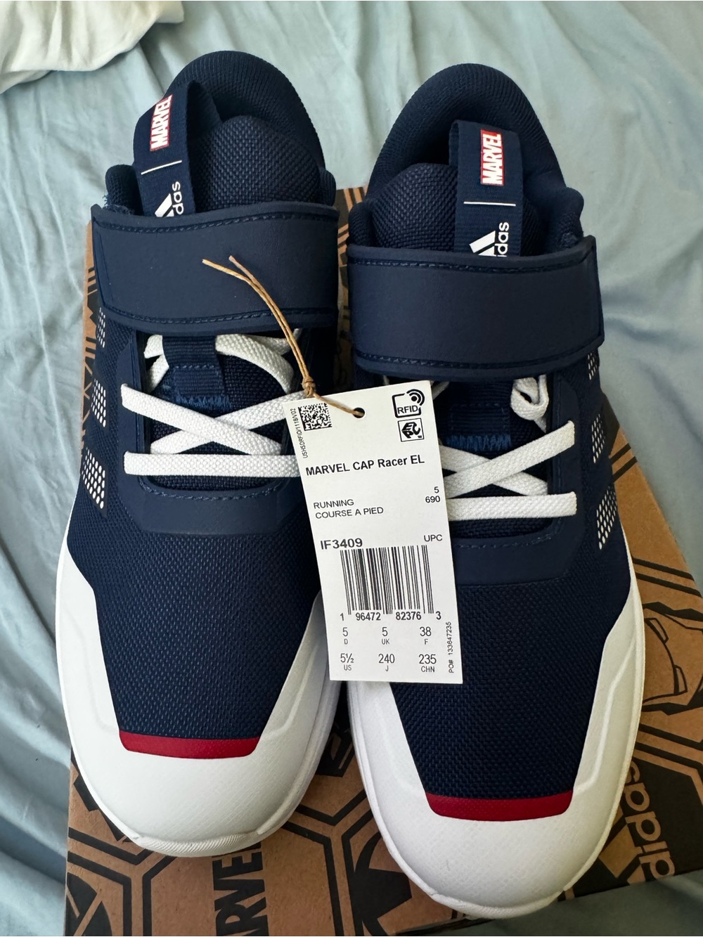 Adidas x marvel CAP RACER EL K NIB! Size 5.5 kids